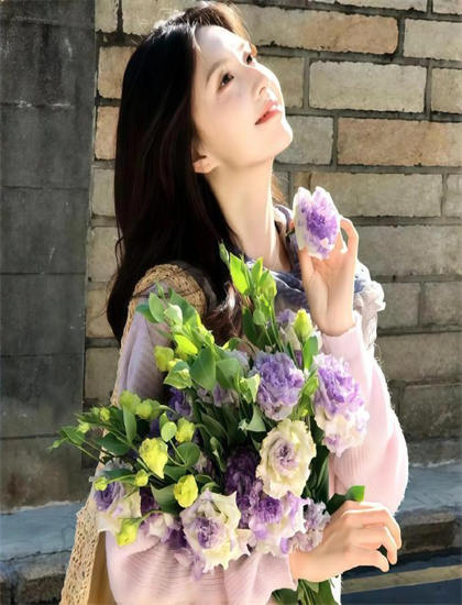 巴士进行曲心理分析永恒的：角色心理变化与情感轨迹解读